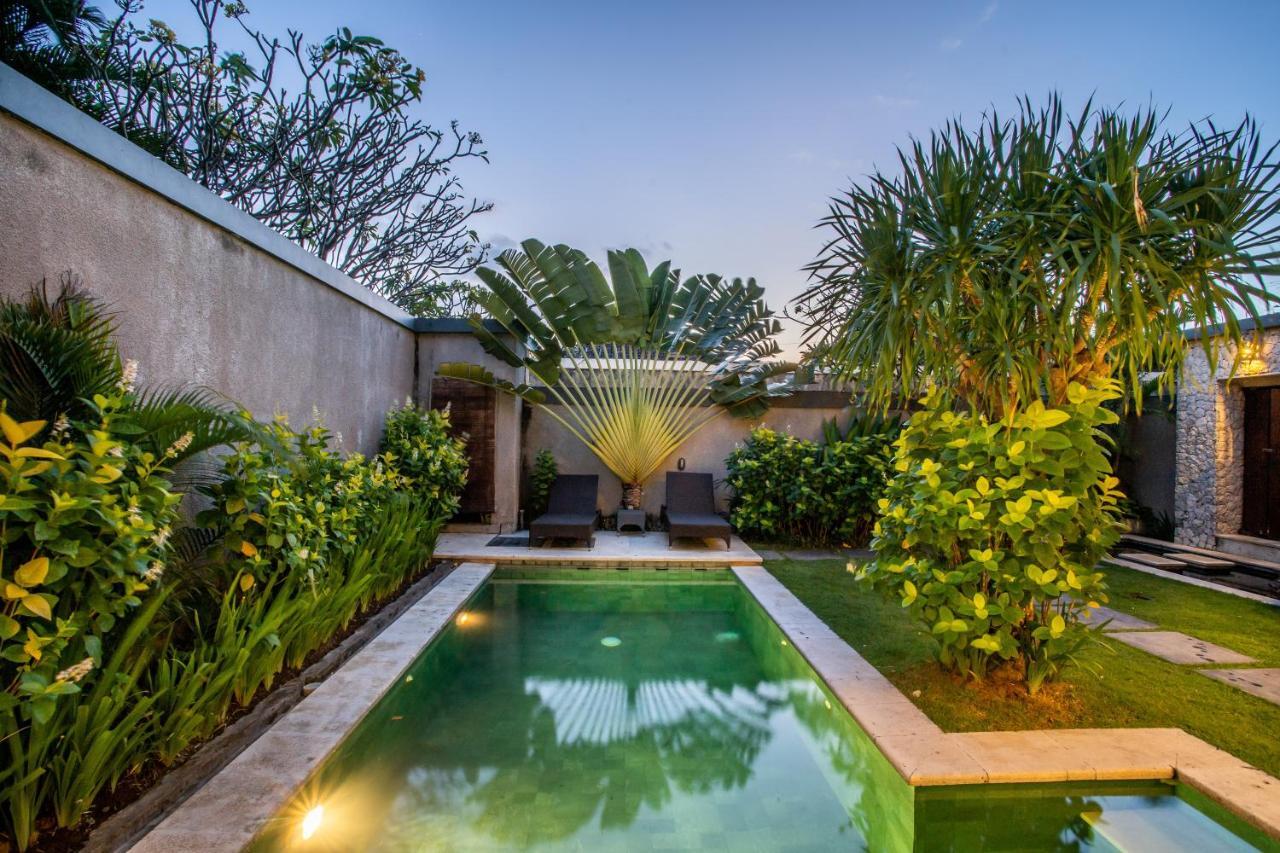 Villa Nadya Seminyak Exteriör bild